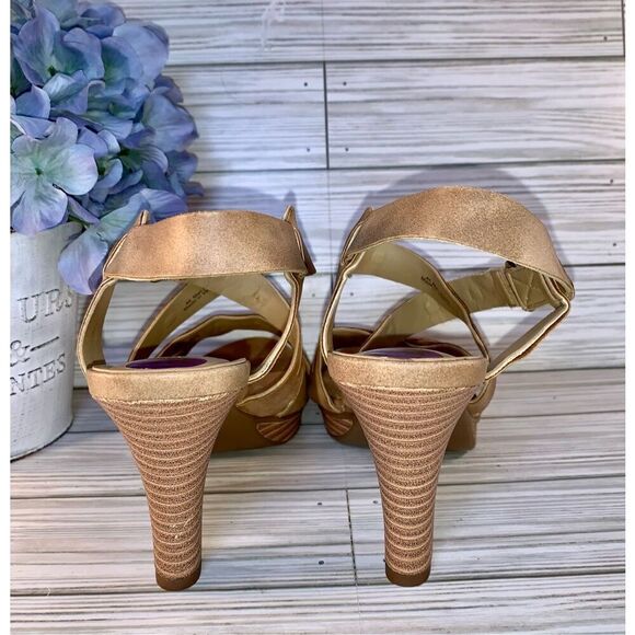 Naturalizers Dade Tan Whipstitch Platform Strappy Crisscross Sandal W/Side Velcr - Picture 6 of 9